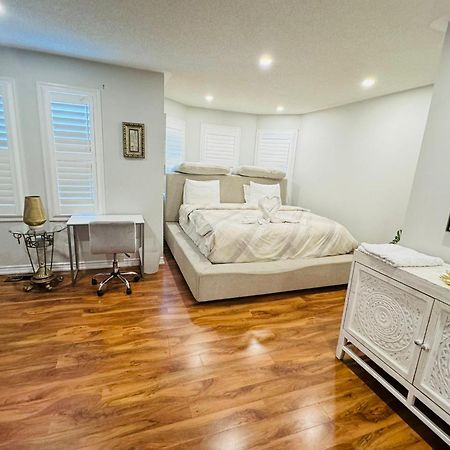 Luxury Home In Toronto ميسيسوجا المظهر الخارجي الصورة