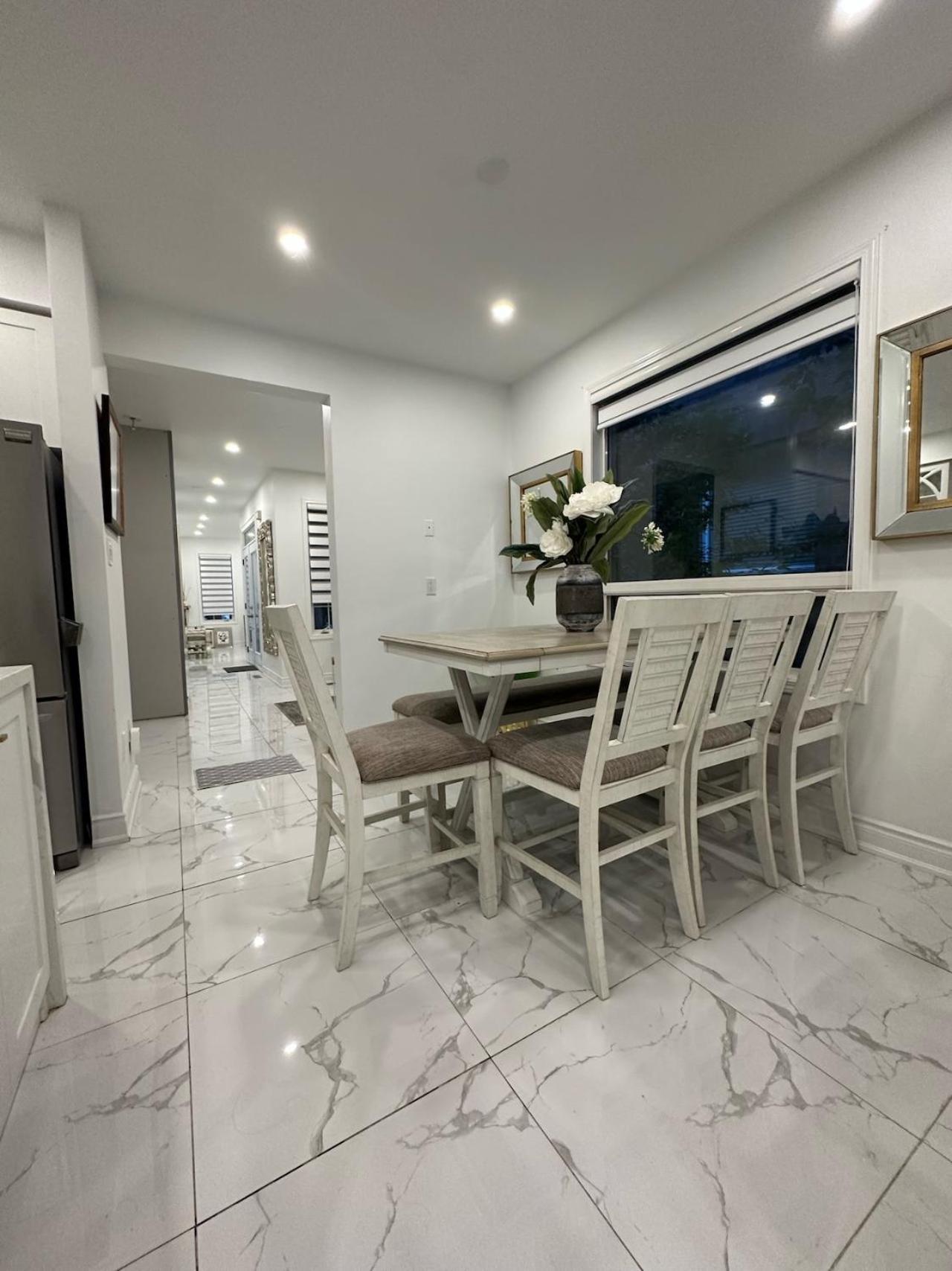 Luxury Home In Toronto ميسيسوجا المظهر الخارجي الصورة