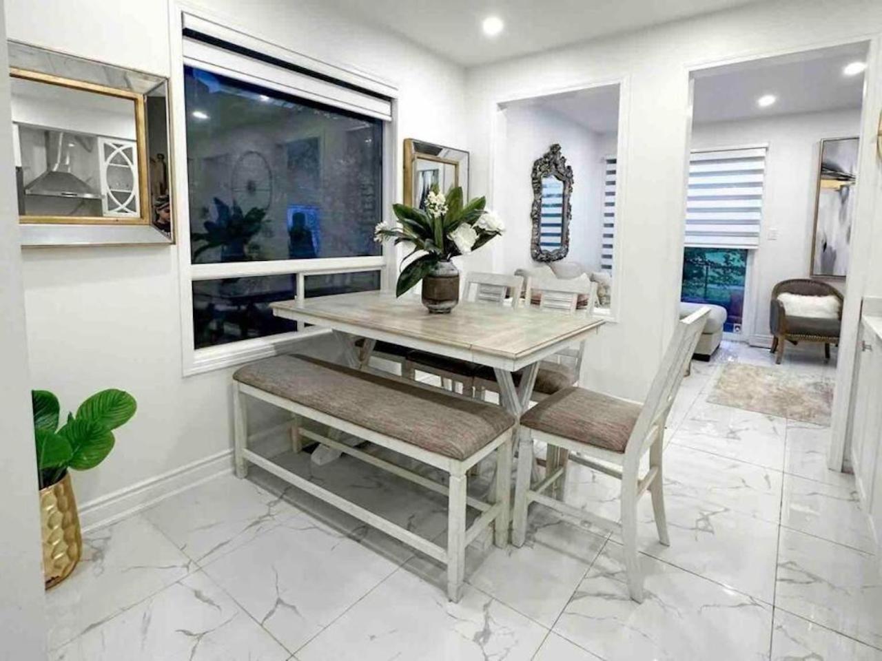 Luxury Home In Toronto ميسيسوجا المظهر الخارجي الصورة